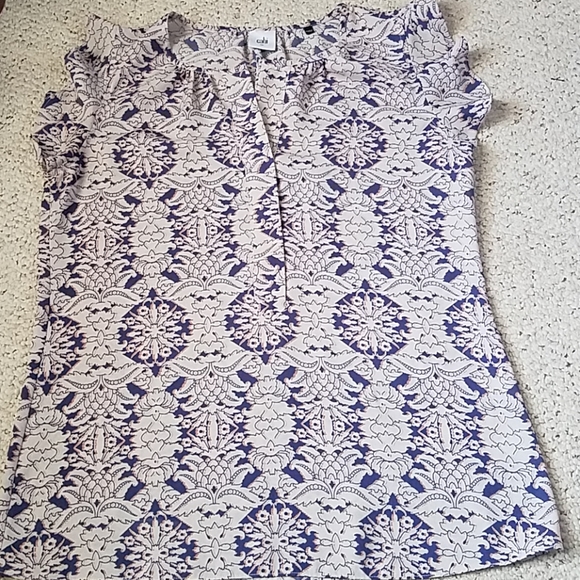 CABI flutter sleeve printed top size s - Picture 2 of 8